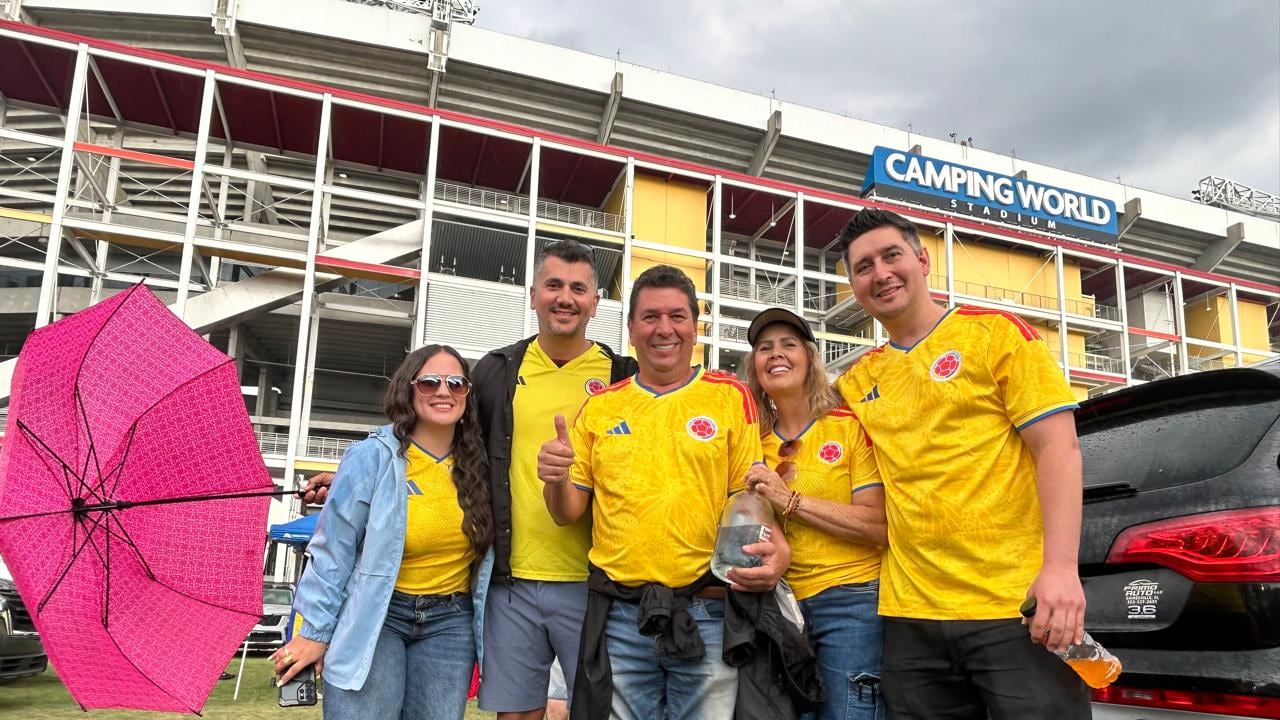 Cientos de hinchas colombianos se acercar al principal estadio de Orlando para el partido de esta tarde-noche.