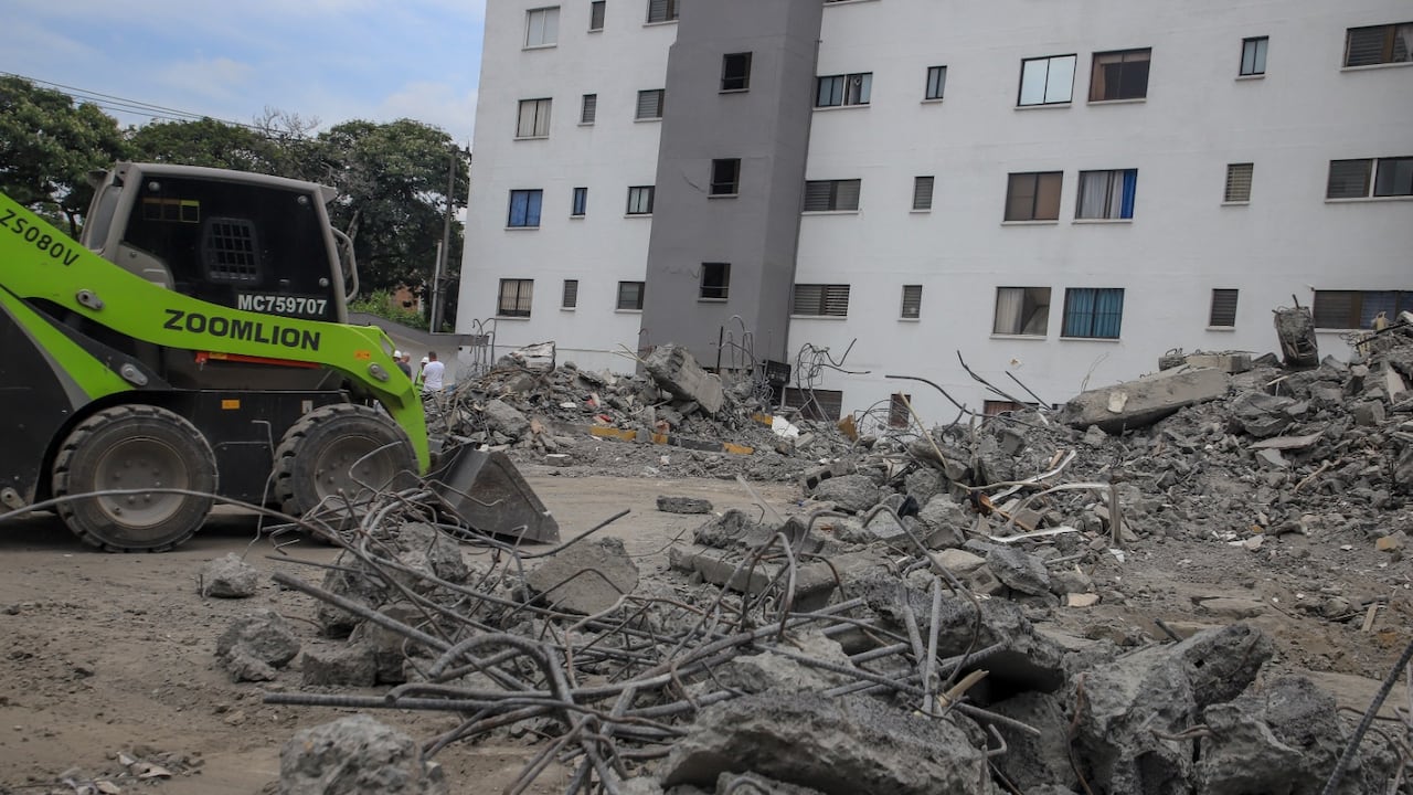 Recuperación en el Conjunto Residencial Ariguaní tras colapso de una de sus torres.