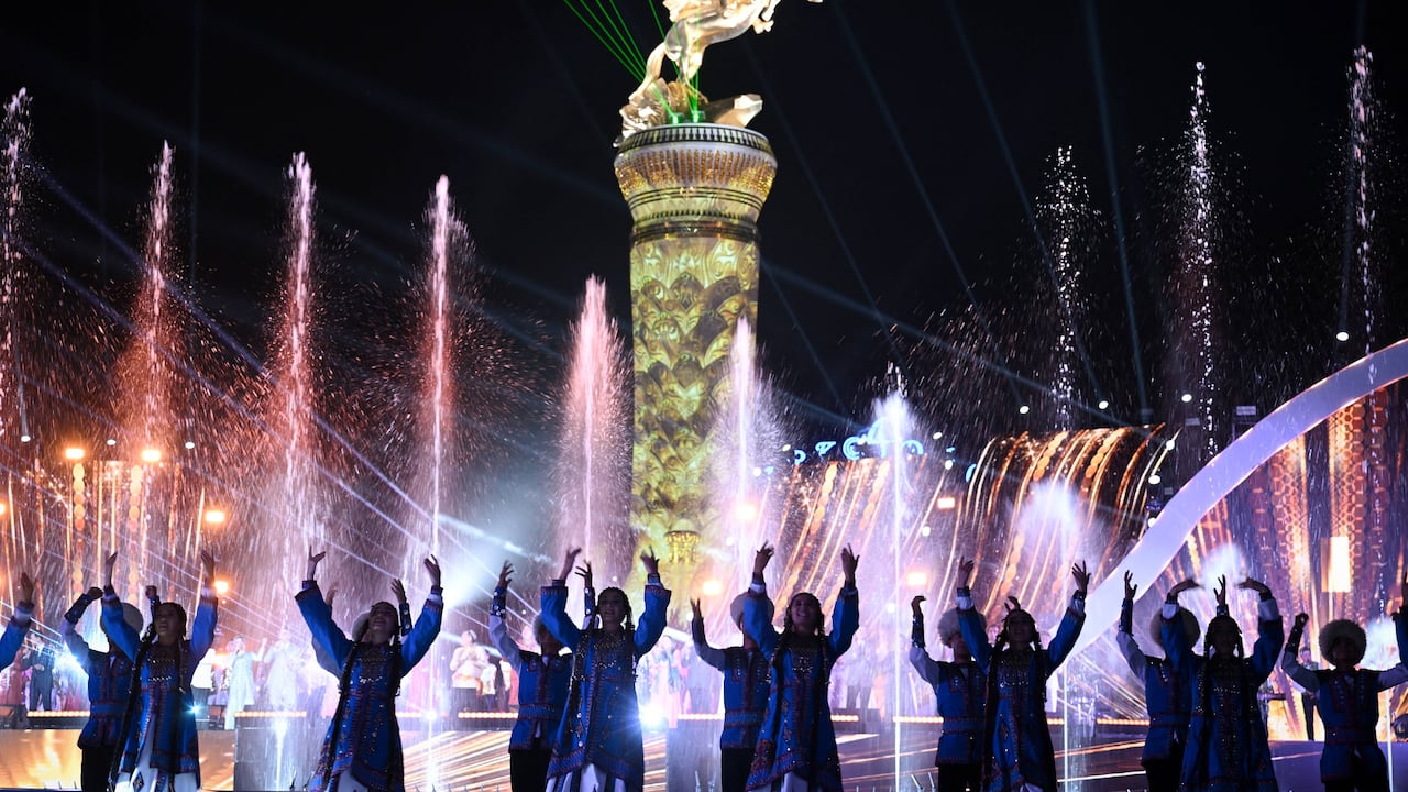 La ex nación soviética de Asia Central es uno de los países más apartados del mundo. Se caracterizan por sus estrictas e insólitas normas.