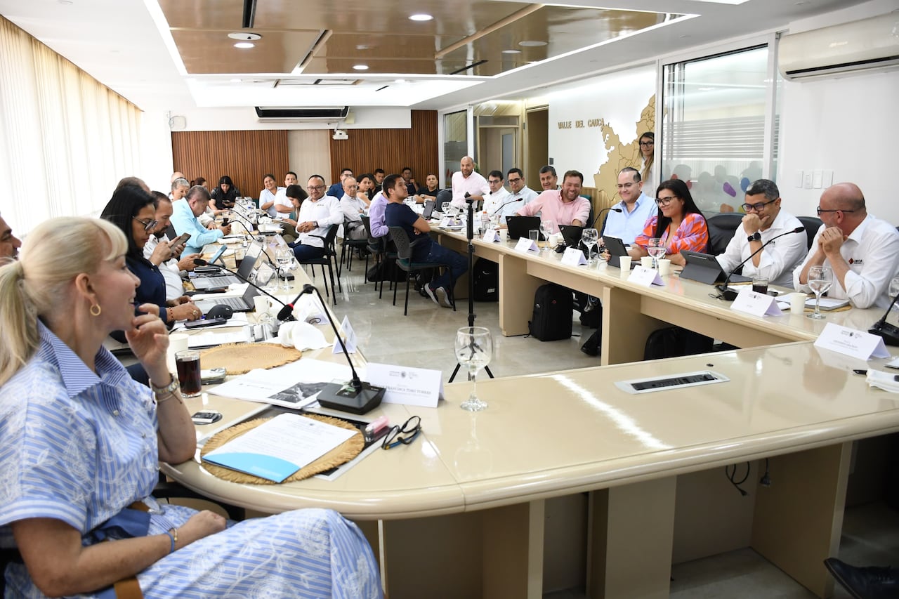 Un comité técnico entre autoridades departamentales y nacionales aseguró la financiación para atender tramos críticos.