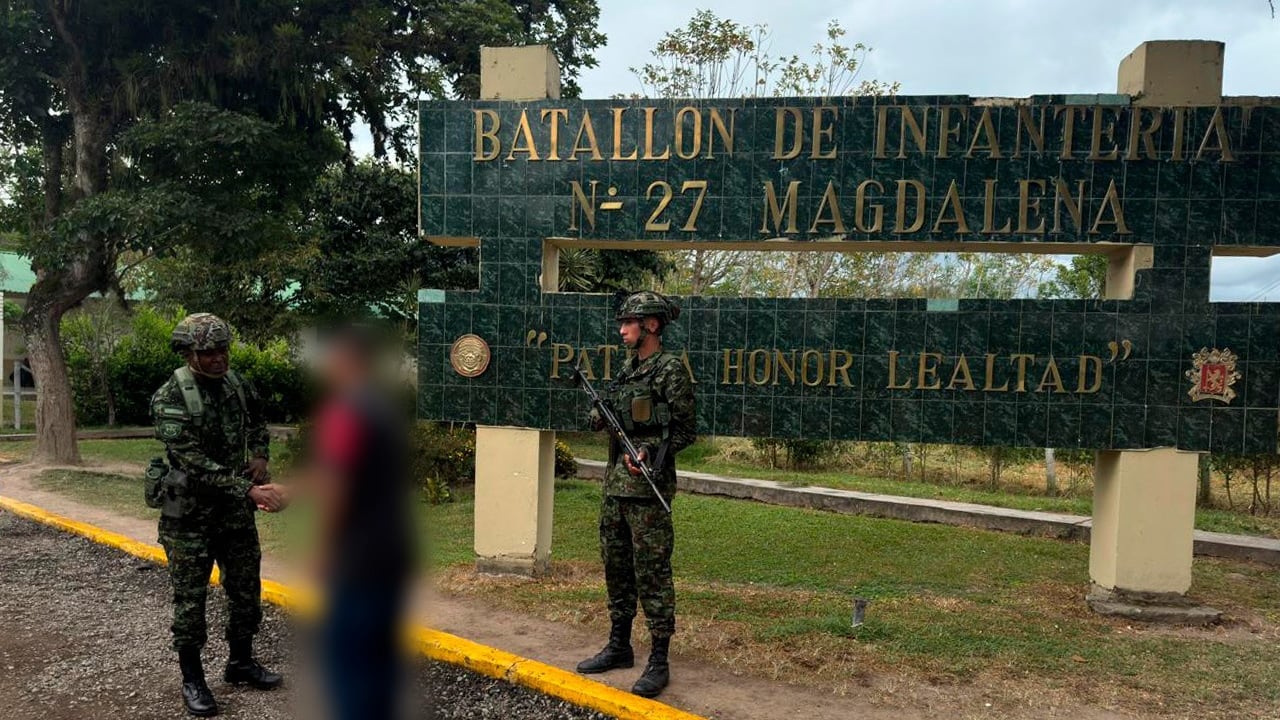 En zona rural de San Vicente del Caguán fueron incautados fusiles, granadas y proveedores pertenecientes a estructuras criminales.