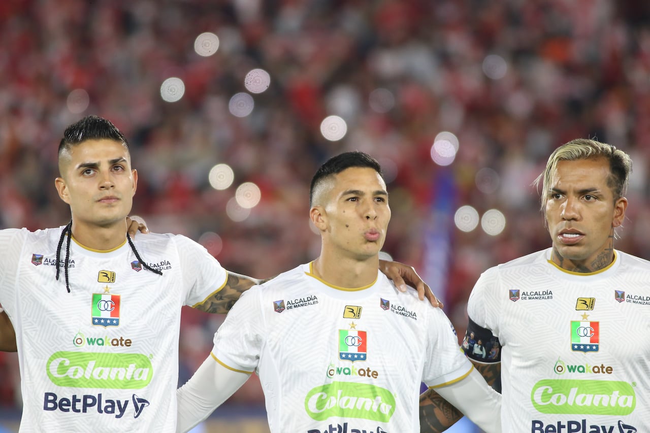 Juan Pablo Patiño, Mateo García y Dayro Moreno en El Campín contra Santa Fe.
