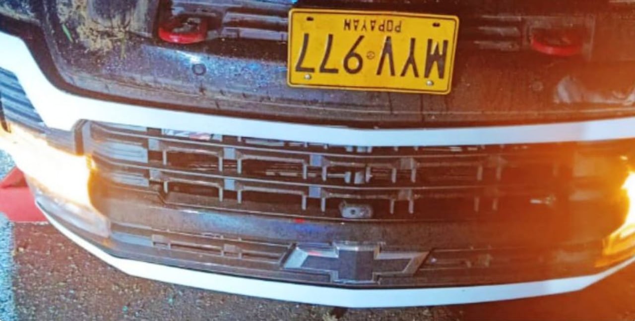 Este fue la camioneta que fue encontrada volcada en la vía Panamericana.