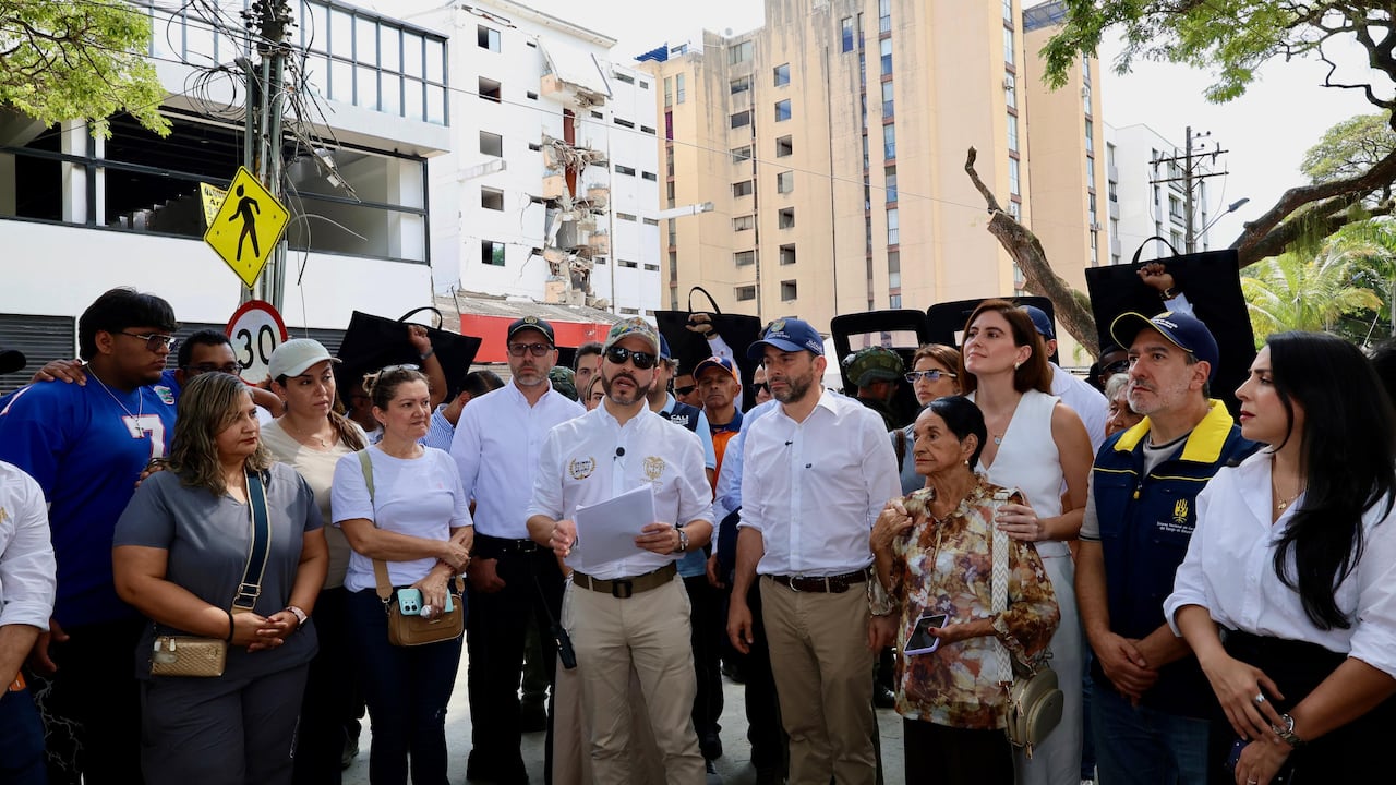 En medio de su visita a Cuarto de Legua, en el sur de Cali, el presidente Abelardo de la Espriella anunció un paquete de medidas para ayudar a los damnificados por el terremoto del pasado 10 de agosto de 2026.