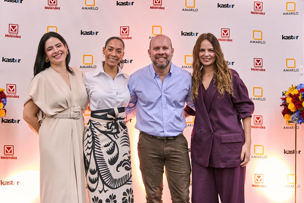 Directivos y aliados durante el lanzamiento oficial del Hub de Atención en Doral, Miami.