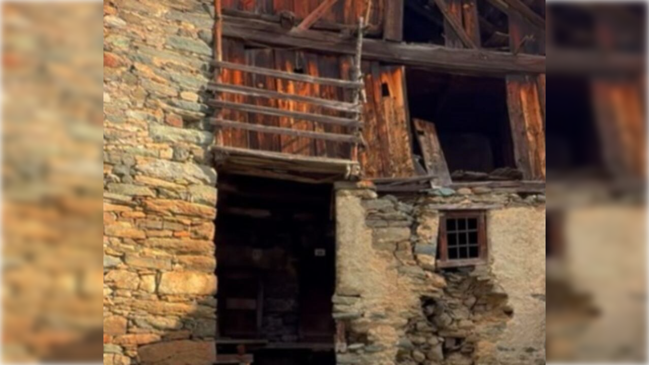 La casa habría sido adquirida por solo 1 euro, según comentó en sus redes sociales.