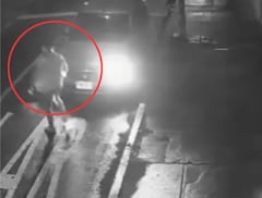Cámaras de seguridad del barrio Salazar Gómez registraron el momento en que Freddy Blanco abordó un vehículo solicitado por aplicación móvil.