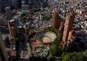 Vista aérea de la Plaza de Toros la Santamaría en el centro de la ciudad de Bogotá, Colombia