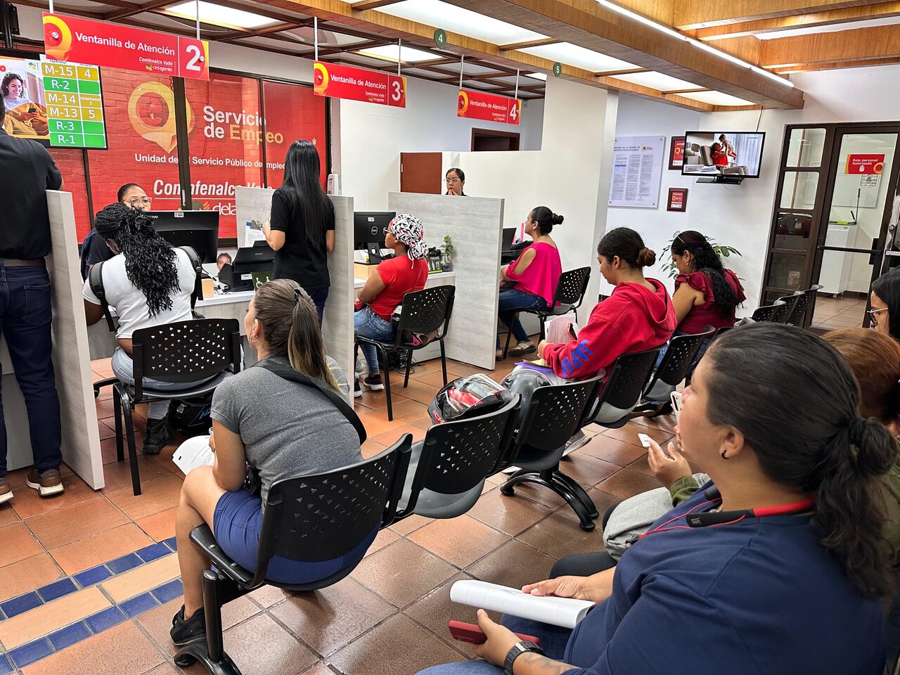 Comfenalco está desarrollando la jornada masiva de empleo para la temporada decembrina.