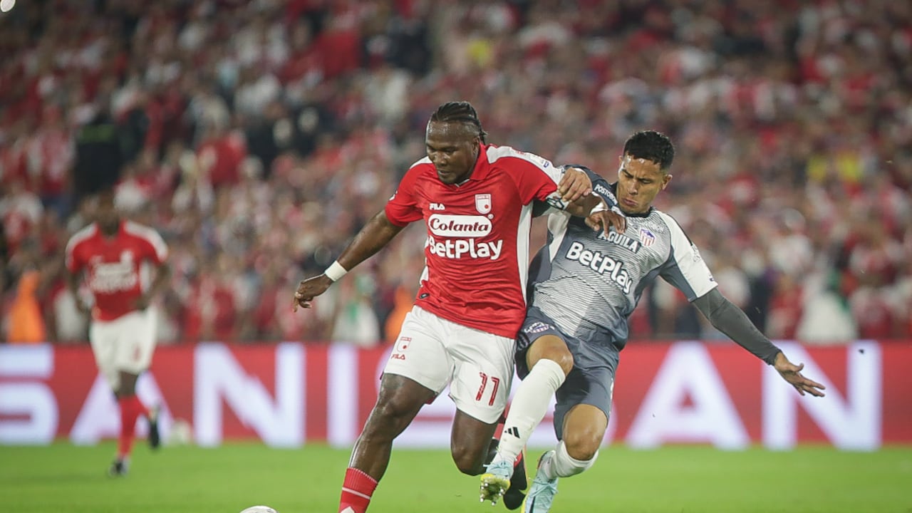 Independiente Santa Fe enfrenta al Junior de Barranquilla por la final de vuelta de la Superliga Colombiana.