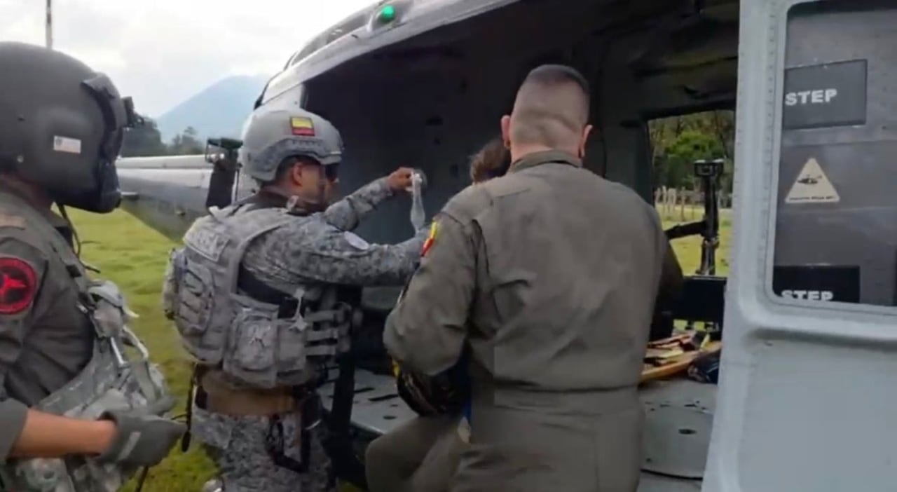 Evacúan en helicóptero a ciudadano estadounidense atrapado en la Sierra Nevada de Santa Marta