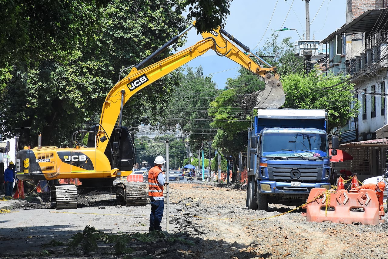 Arreglo de vía entre Cra 2 y 3con Calle 47 Barrio Salomia.