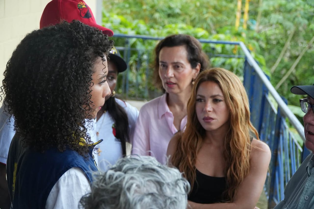 La gobernadora del Chocó, Nubia Carolina Córdob, en Quibdó, Chocó, en compañía de Shakira y el empresario y filántropo estadounidense Howard G. Buffett, el 17 de agosto de 2026