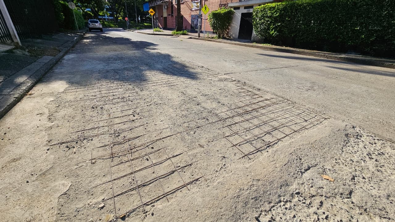 La comunidad del Limonar solicita una pronta intervención para reparar la vía y evitar que los daños sigan aumentando.