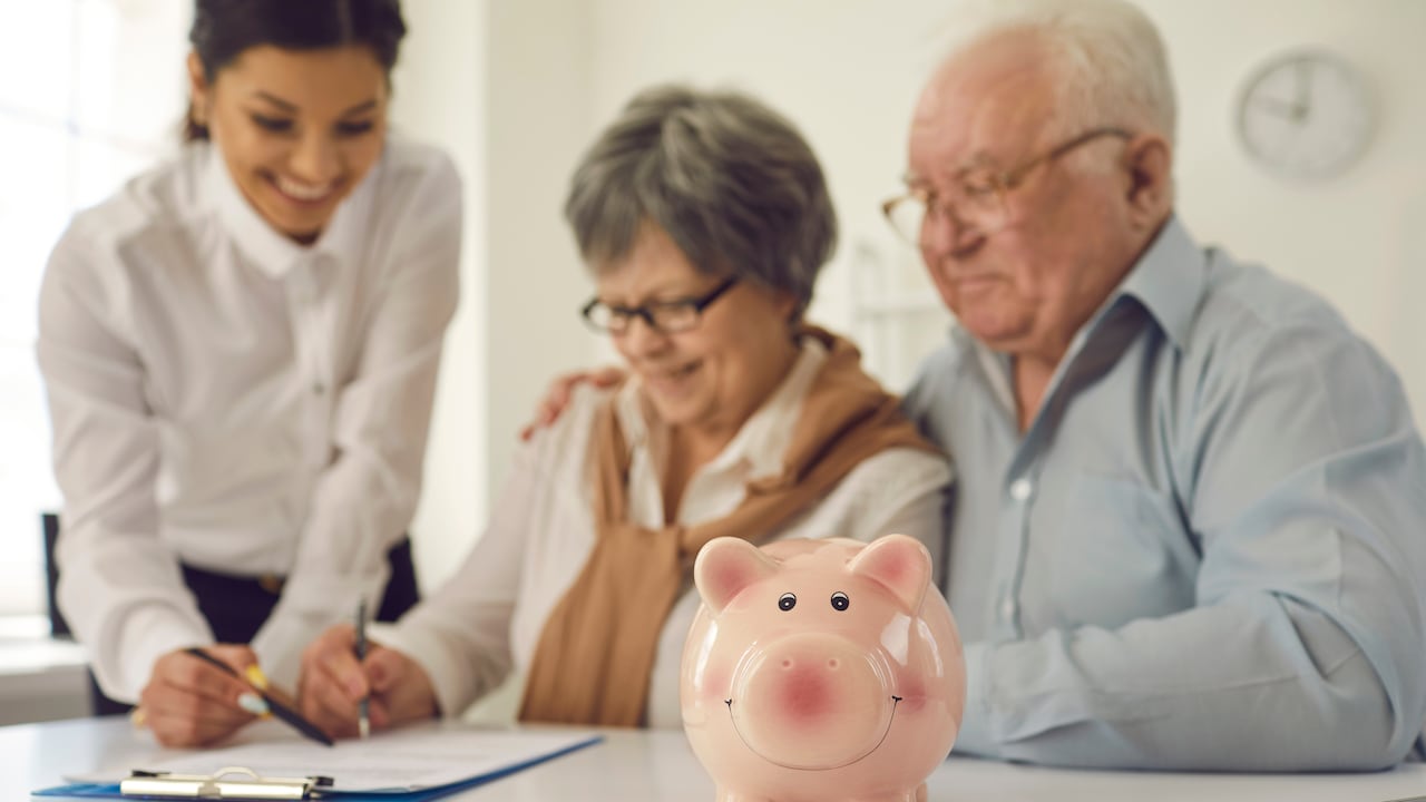 ¿Cómo funciona la 'doble asesoría' para cambiar de régimen de pensiones en Colombia? Le explicamos.