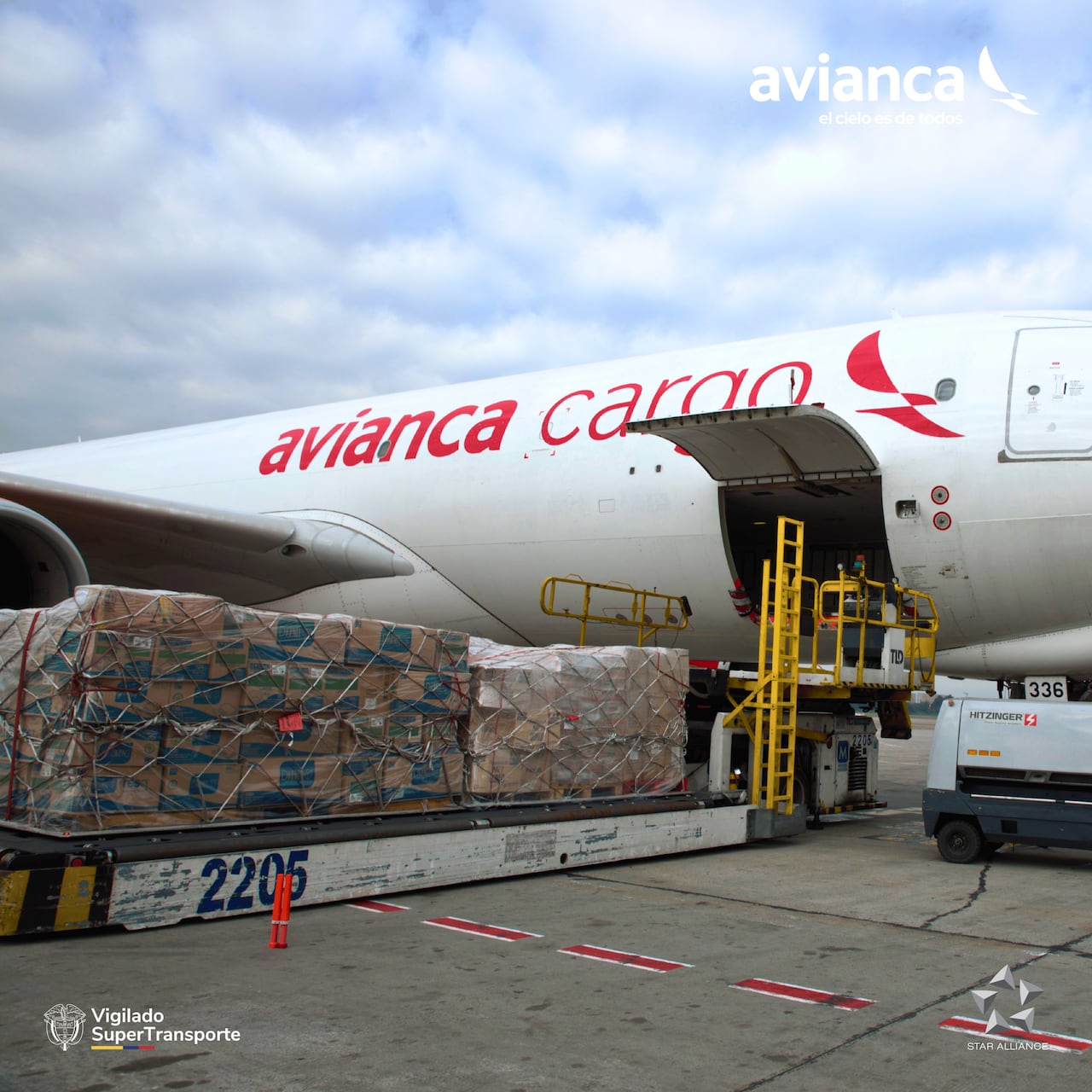 Avión carguero A330F de Avianca aterriza con más de 20 toneladas de ayuda humanitaria para familias afectadas por las inundaciones.