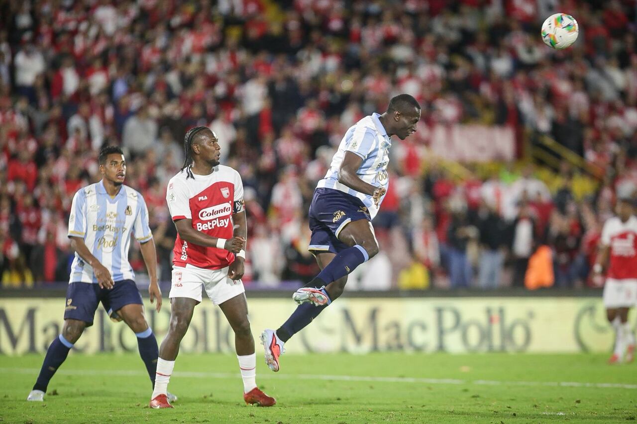 Imagen del encuentro entre Independiente Santa Fe y Deportes Tolima por la tercera jornada de los cuadrangulares semifinales del segundo semestre de la Liga Colombiana 2025.