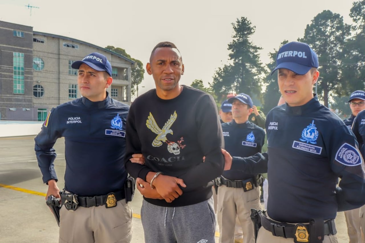 Jhon Viáfara al momento de ser extraditado para los Estados Unidos en el 2020.