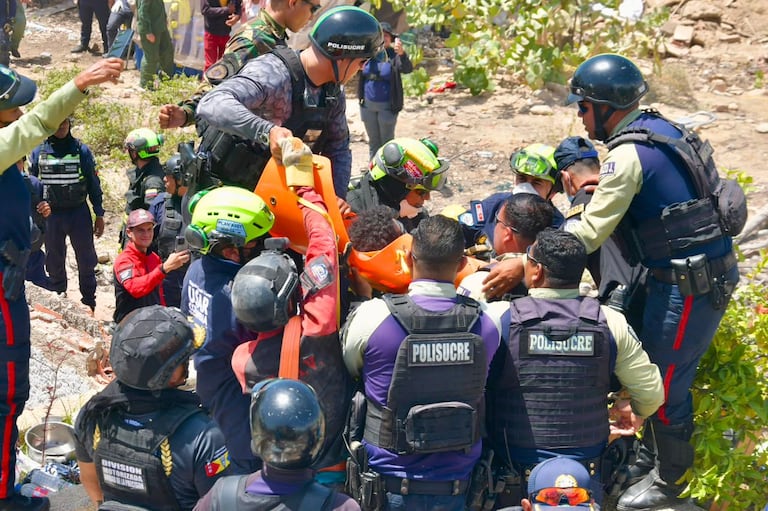 Dentro de los rescatistas internacionales está el Equipo USAR COL-1 de Colombia, un grupo especializado que fue desplegado para participar en las operaciones de respuesta en las zonas afectadas por la emergencia sísmica. Allí hay nueve caleños.