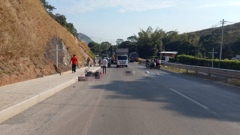 Este mortal accidente de tránsito se presentó en las primeras horas de la mañana de este sábado 15 de agosto, las víctimas al parecer se movilizaban en una motocicleta.