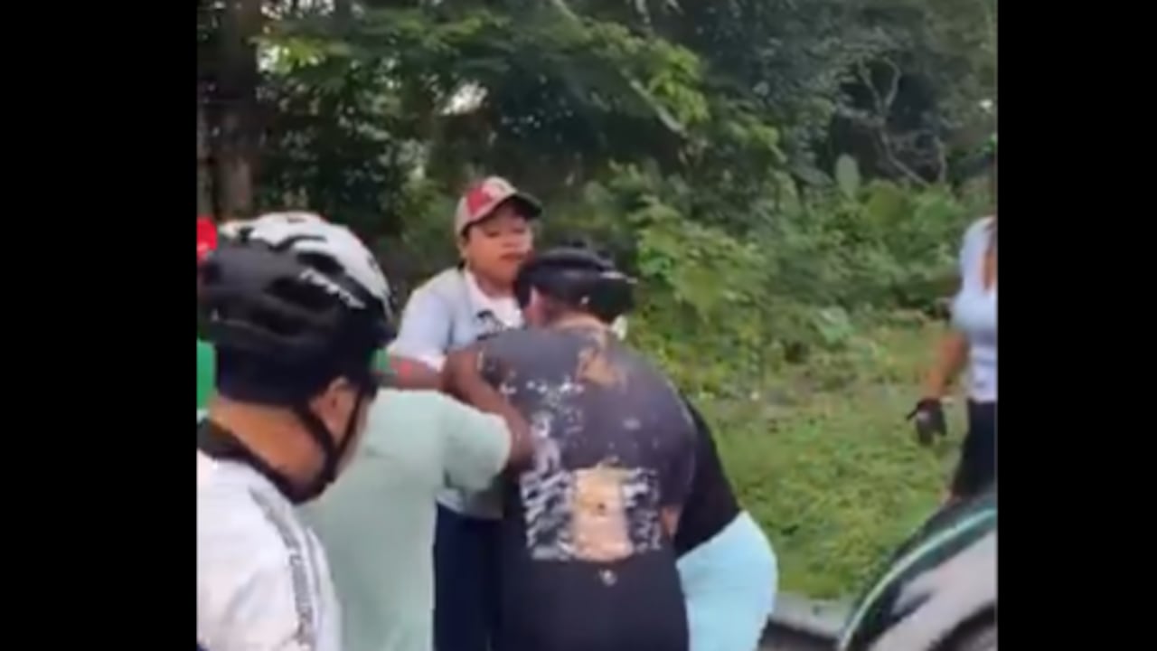 Mujer enfrente a la amante de su esposo y video se hace viral.