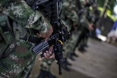 Militares, soldados, arma