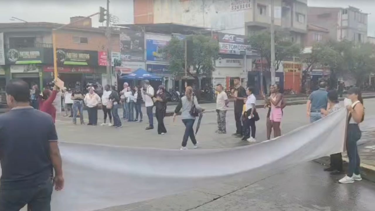 Manifestación en la calle 13 con carrera 15.