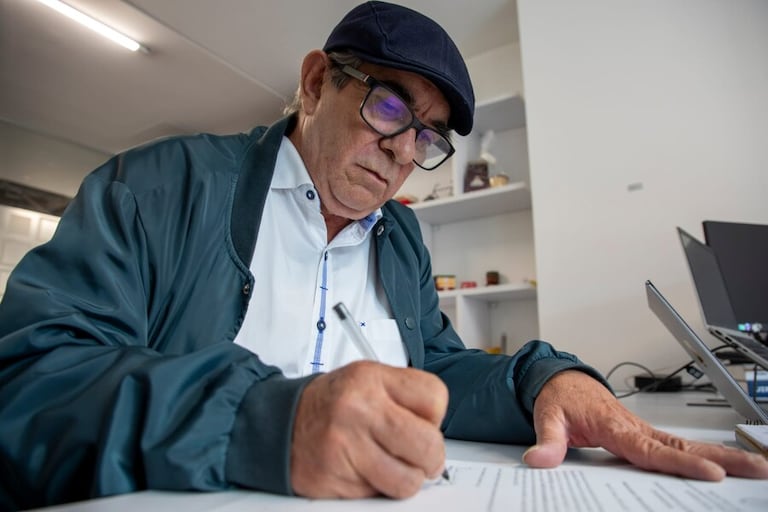 Rodrigo Londoño se presentó personalmente ante la JEP, luego de regresar de su viaje a España, autorizado por esa jurisdicción