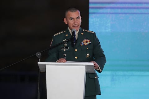 El comandante de las Fuerzas Militares de Colombia, Luis Mauricio Ospina, pronuncia un discurso durante el acto de disculpa pública del Gobierno por las ejecuciones extrajudiciales conocidas como "falsos positivos" en Bogotá y Soacha