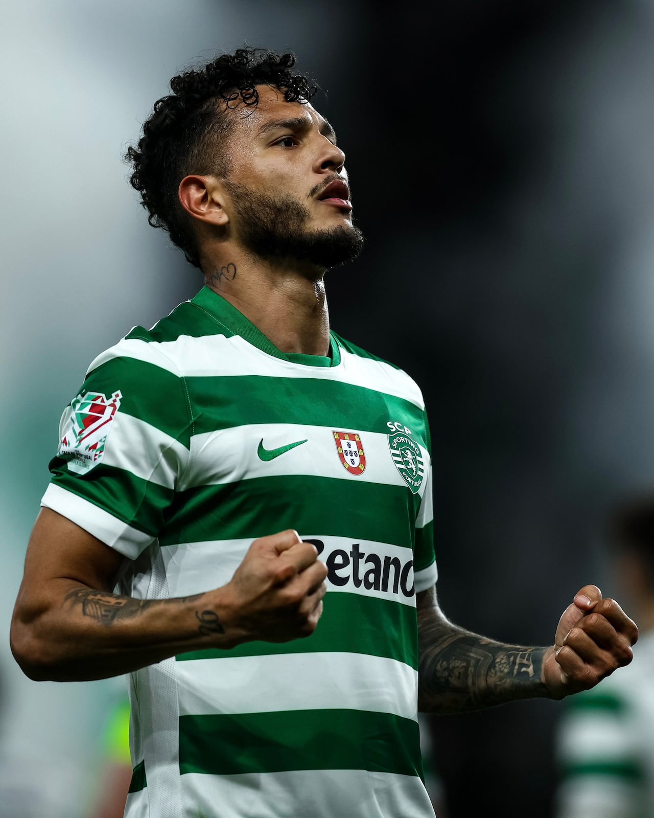 Luis Javier Suárez luego de marcarle al Porto en la Copa de Portugal.