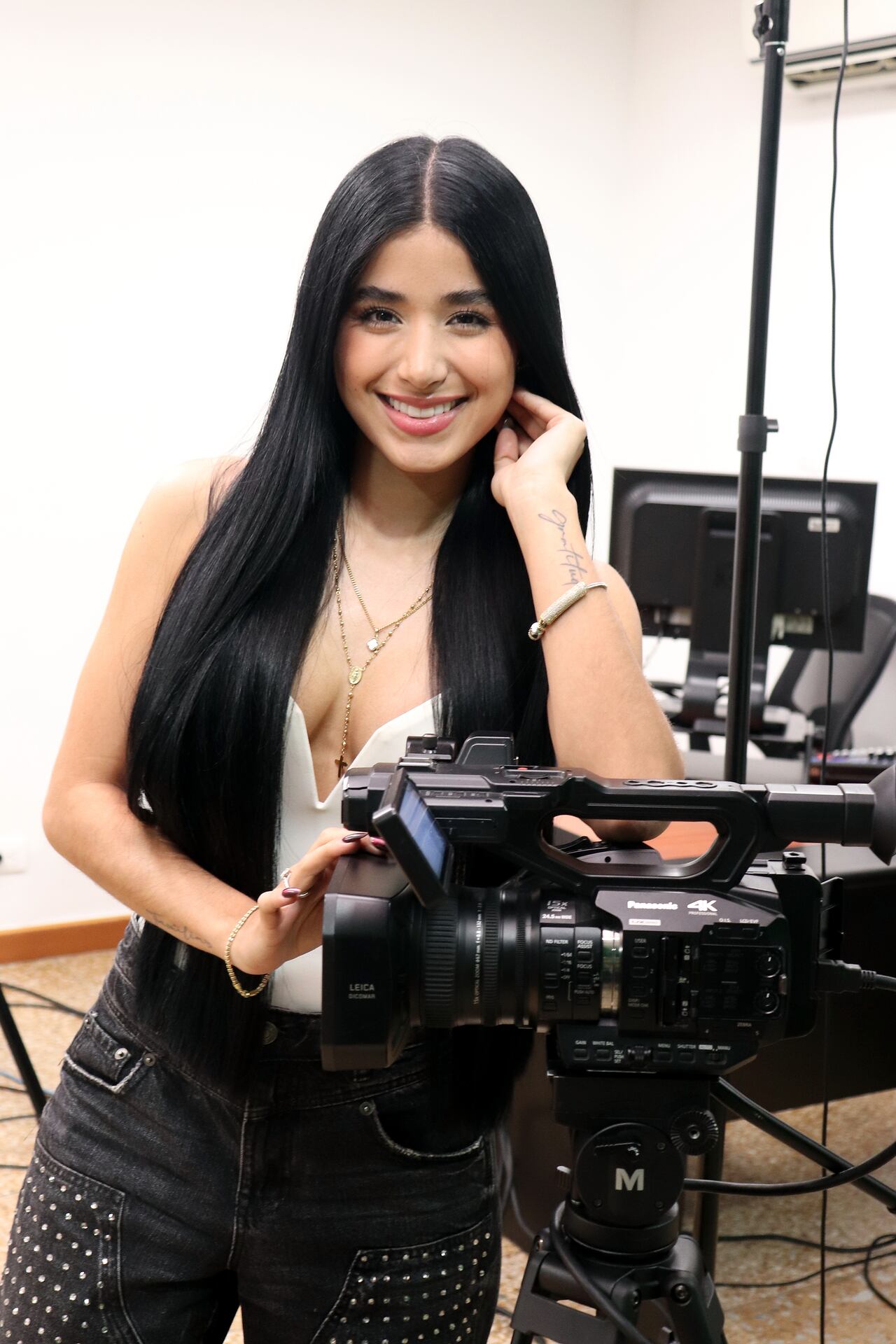 Jenny López cantante de música popular