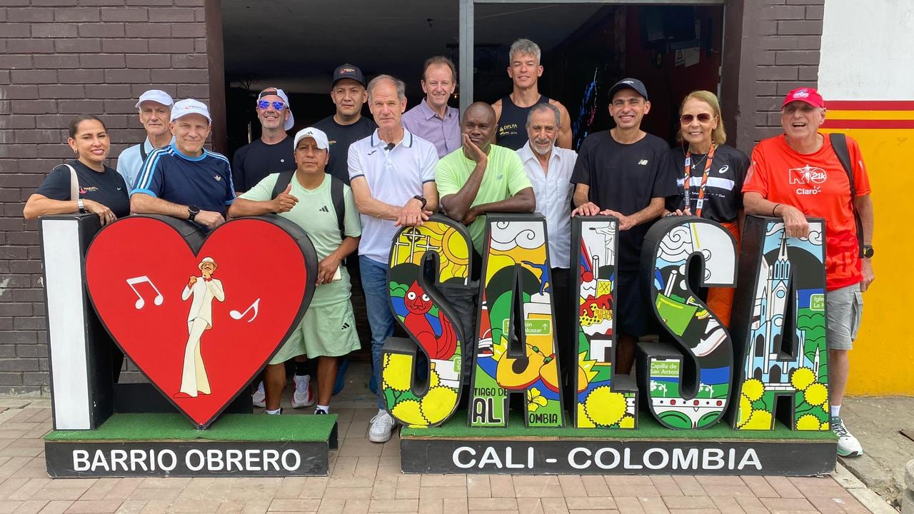 Atletas en barrio Obrero, Maratón de Cali 2026