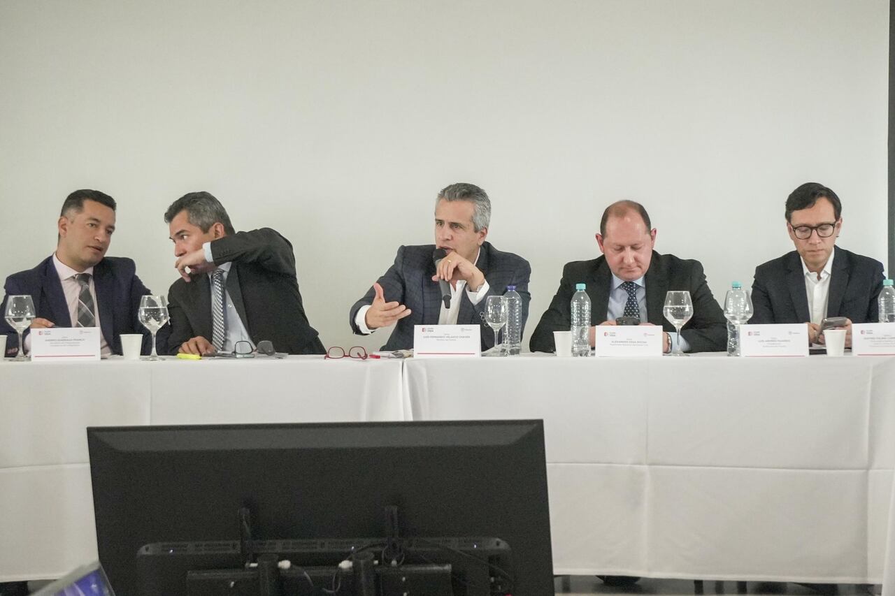 El ministro Luis Fernando Velasco, a partir de mañana, iniciará un recorrido a nivel nacional para revisar todas las medidas de seguridad y logística.