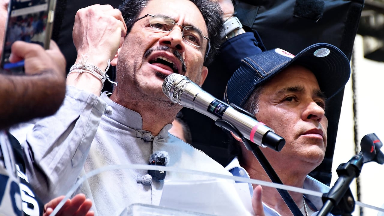 Ivan Cepeda en campaña presidencial, parque de las banderas, Cali.