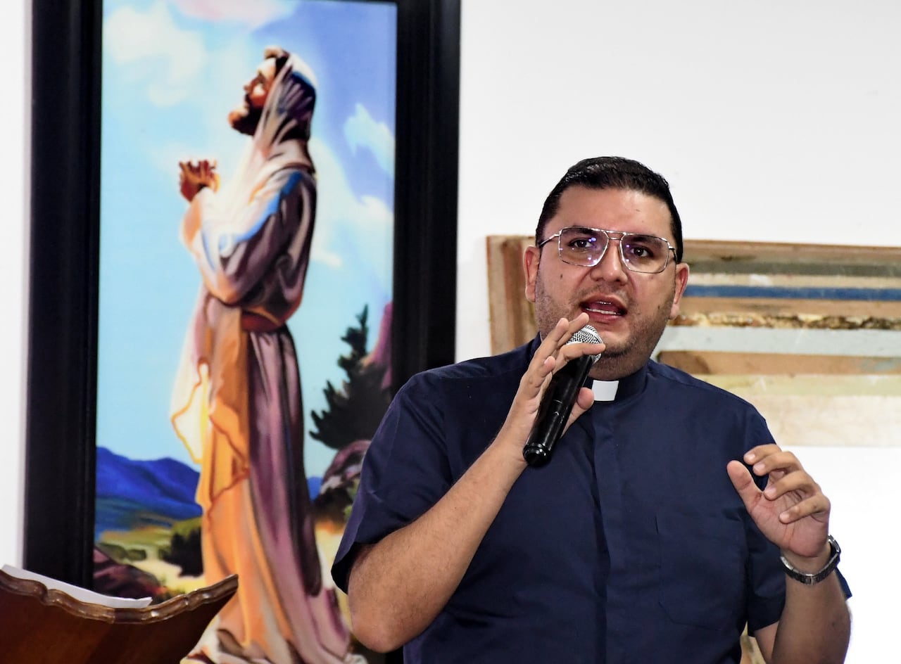 Cali: Regreso de jovenes a la iglesia catolica. La Maria, Pance.foto José L Guzmán. EL País