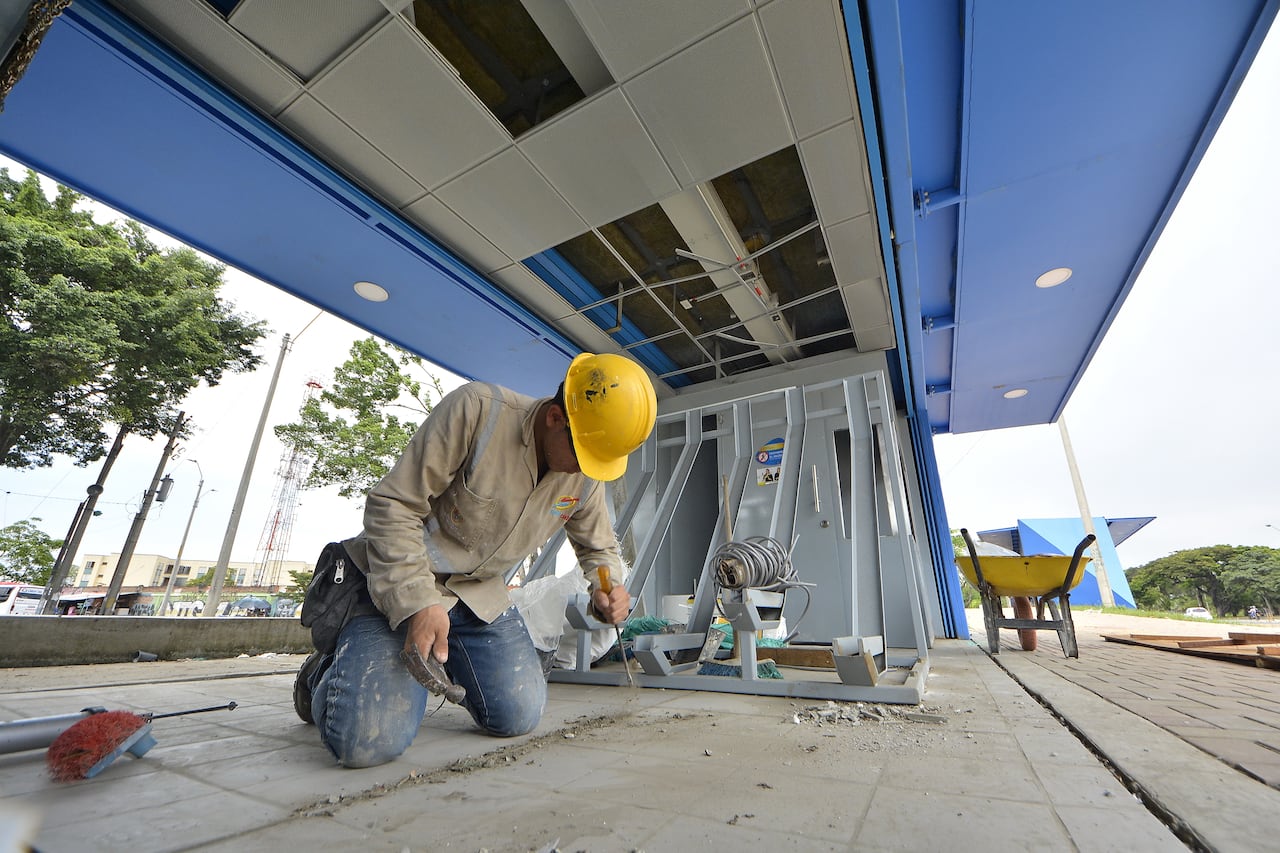 El 15 de junio entrará en operación tramo 2 de troncal del MïO de la Autopista Simón Bóliva", así lo aseguró el presidente de Metrocali, Oscár Ortiz, quien añadió que espera que por este corredor se muevan casi 200.000 caleños.