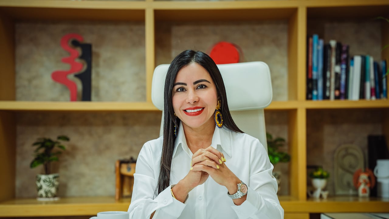 Sandra Liliana Velásquez Naranjo, gerente de la Red de Salud del Oriente E.S.E., encabeza un modelo de administración enfocado en la recuperación financiera, la cercanía territorial y el fortalecimiento de la participación comunitaria para transformar la atención pública.