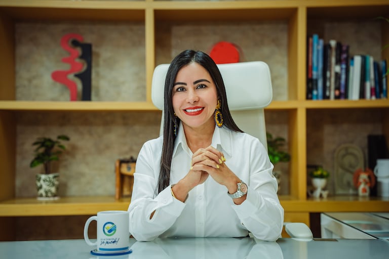 Sandra Liliana Velásquez Naranjo, gerente de la Red de Salud del Oriente E.S.E., encabeza un modelo de administración enfocado en la recuperación financiera, la cercanía territorial y el fortalecimiento de la participación comunitaria para transformar la atención pública.