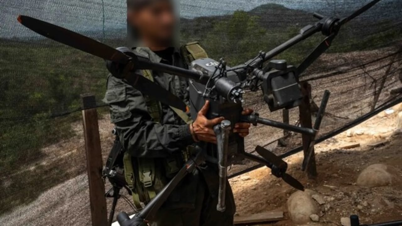En Catatumbo, grupos armados estarían usando drones gigantes como mulas de carga.