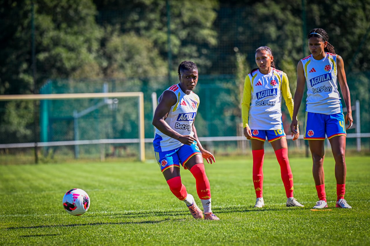 La Selección Colombia Femenina Sub-20 durante un entrenamiento.