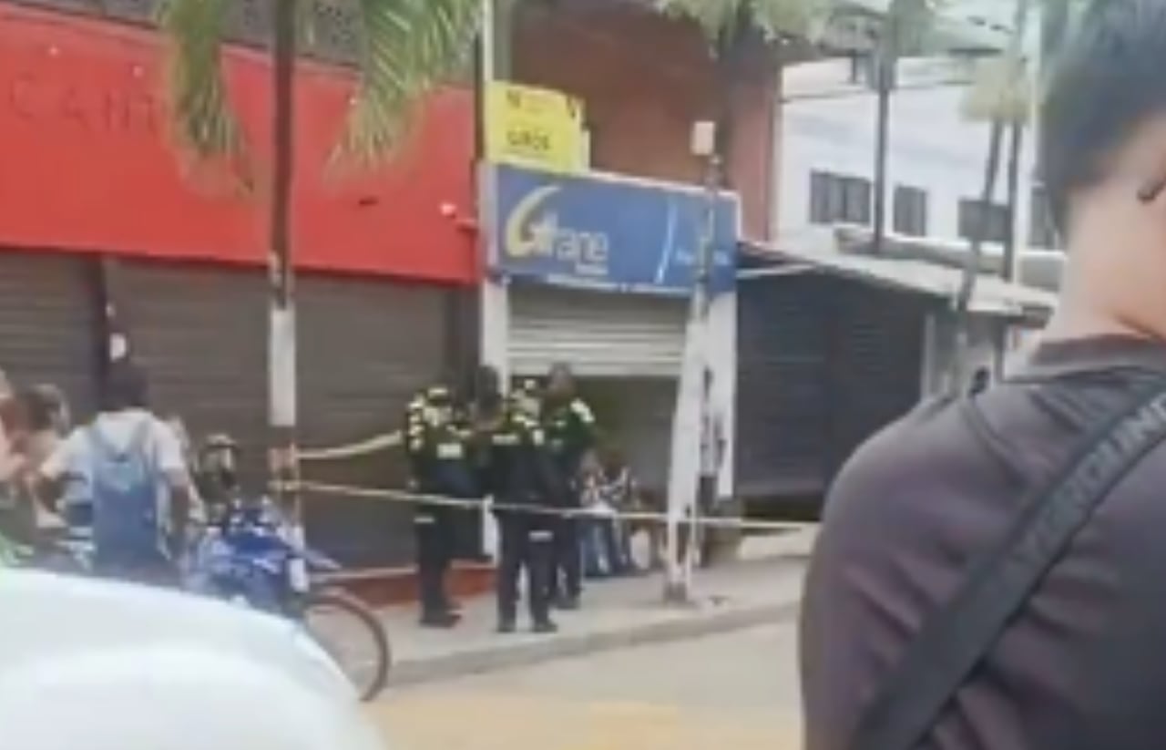 Por el momento, los investigadores manejan diversas hipótesis y no han confirmado si el episodio corresponde a un intento de hurto.