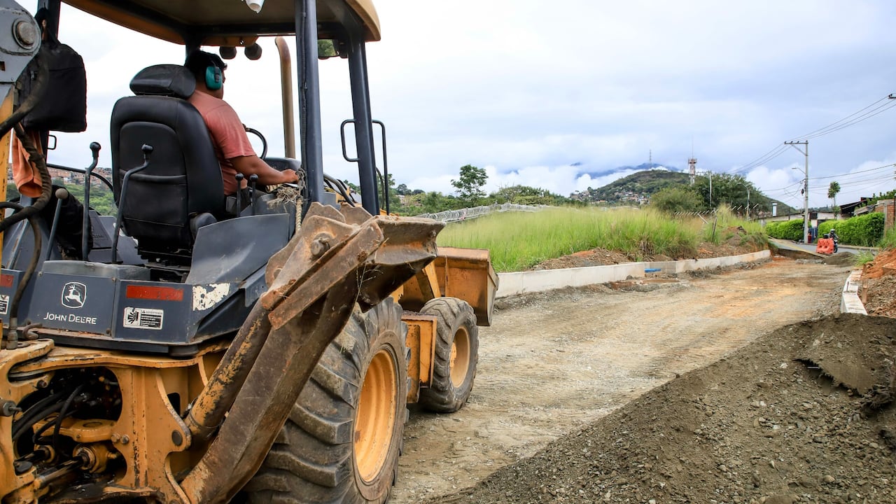 La ampliación de la Carrera 80 registra un avance del 50%.