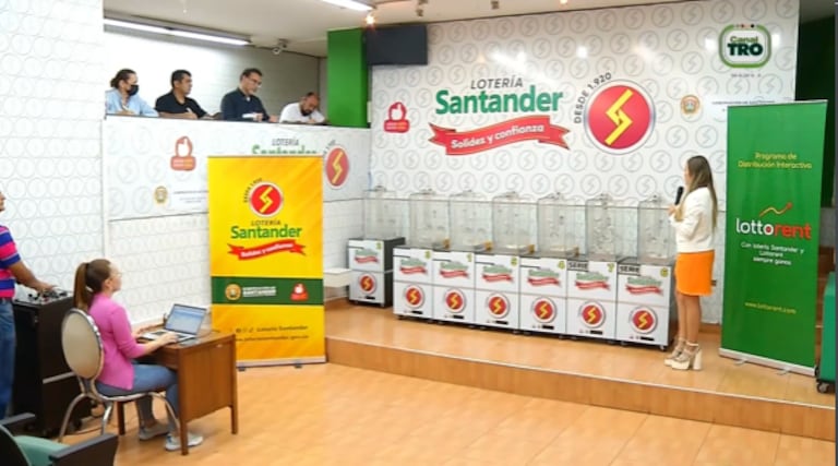 Momento del sorteo del 20 de diciembre de 2024 de la lotería de Santander.