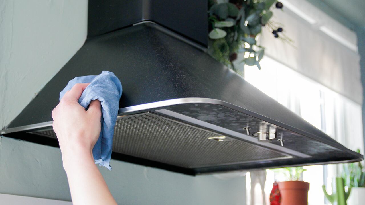 Muchos extractores ofrecen varias configuraciones de velocidad para adaptarse a diferentes tipos de cocción y niveles de contaminación del aire.