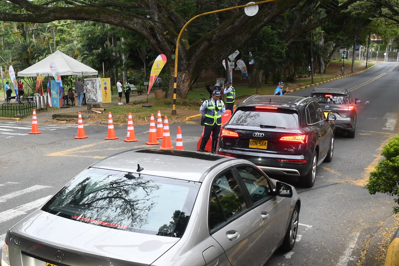 Cali: inició un plan piloto de cambios viales en el barrio Ciudad Jardín, al sur de la ciudad, con el fin de buscar la fluidez y descongestión vial de la Comuna 22.