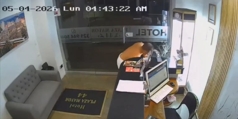 El hombre atacó a la recepcionista en la madrugada del lunes.