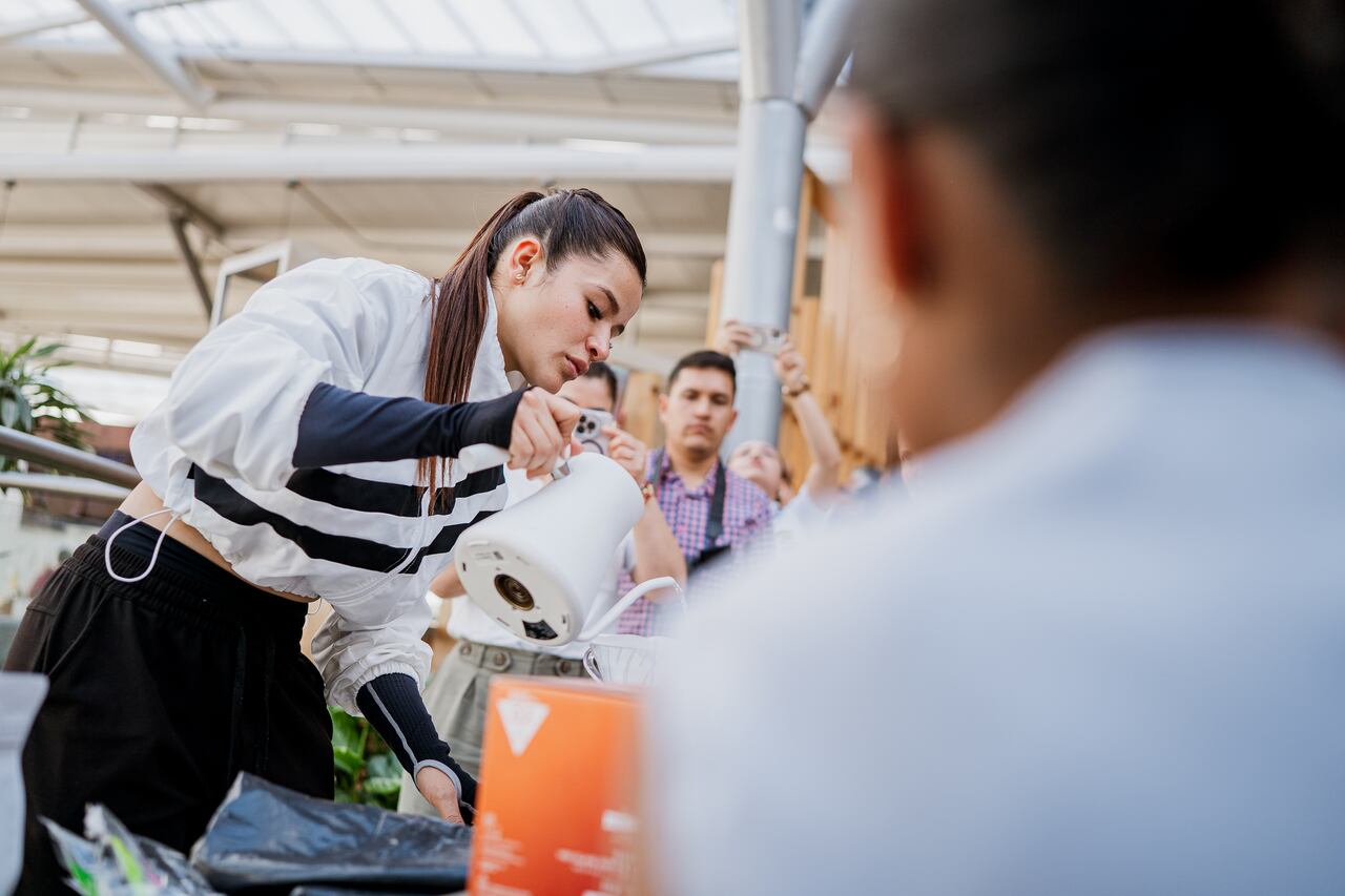 En Popayán, la Administración Municipal reafirmó su propósito de seguir acompañando los procesos organizativos y productivos de las mujeres cafeteras, promoviendo espacios de formación, intercambio de saberes y generación de oportunidades que contribuyan al crecimiento económico y al desarrollo sostenible de Popayán.