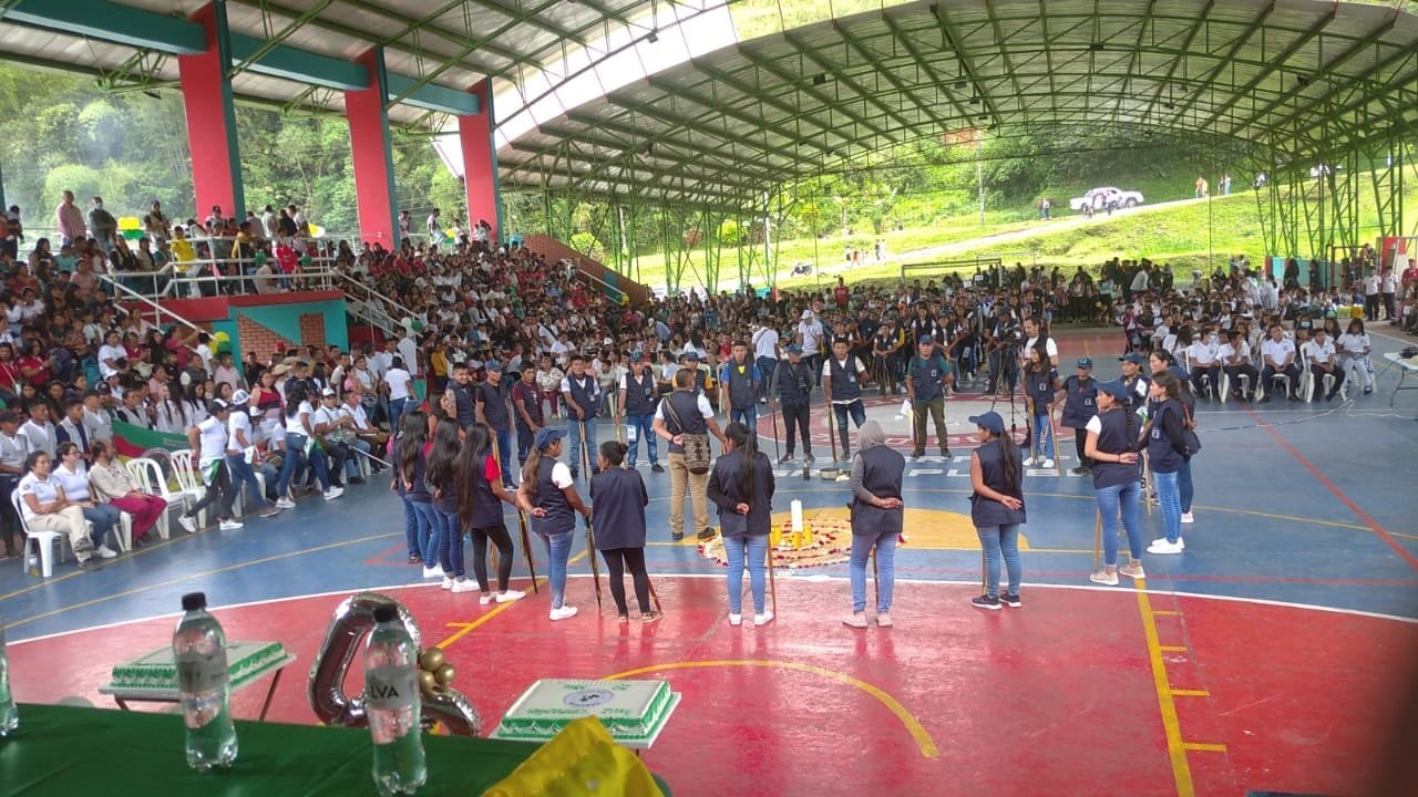 “Con la muerte de mi hijo, se ha generado el escenario propicio para que las intimidaciones a través de mensajes de texto invadan Ricauerte y aumente la violencia contra las comunidades indígenas que le siguen apostando a la paz”, denunció Antonio Guanga, padre del joven líder social asesinado.