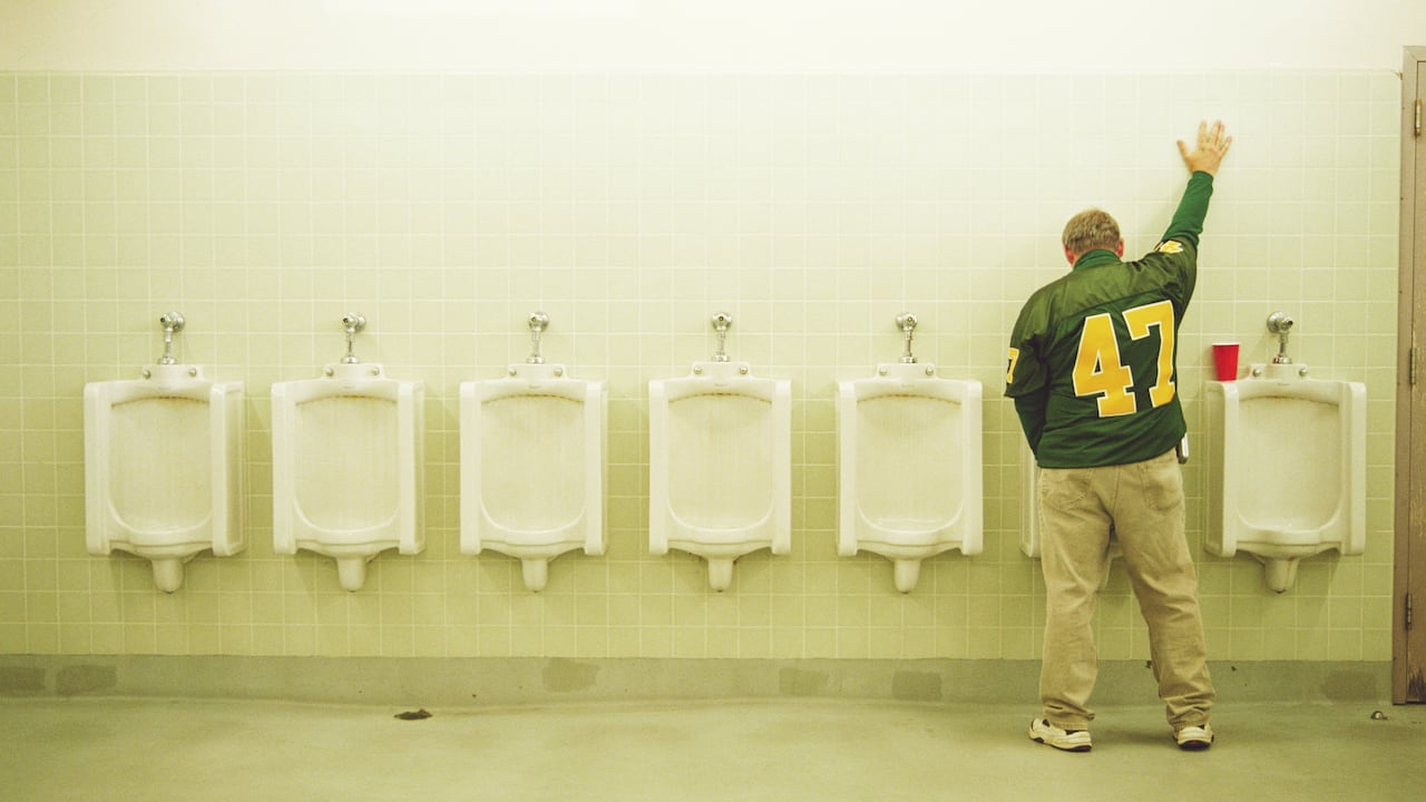 Orinar es fundamental para mantener un cuerpo saludable.