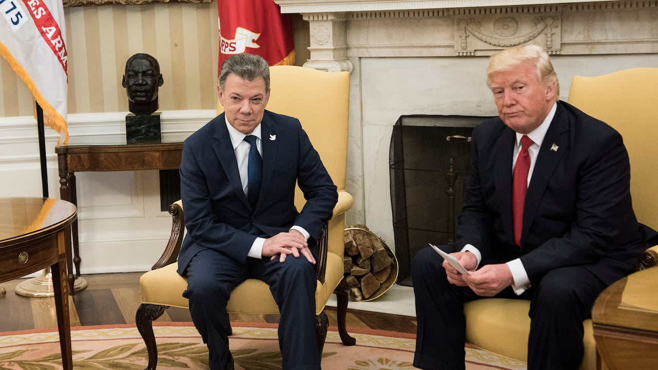 Juan Manuel Santos y Donald Trump durante el 2017 en una visita a la Casa Blanca.